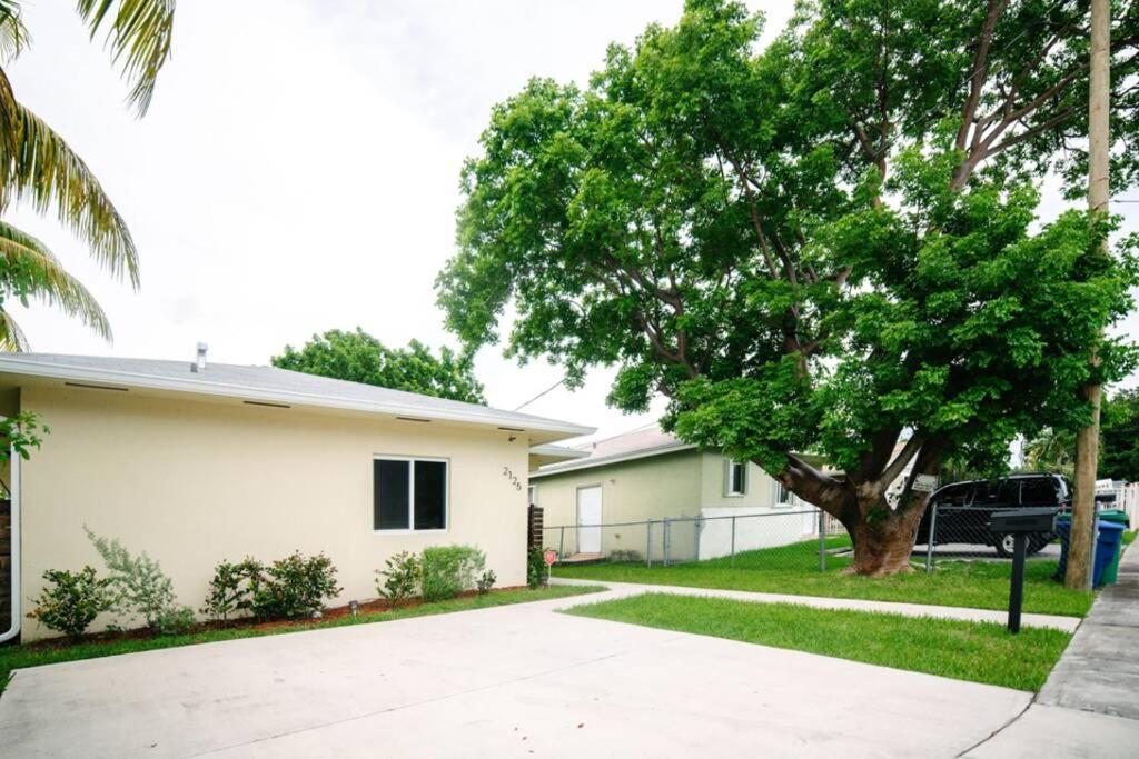 Vila New House On The Block Near Miami Airport. Exteriér fotografie