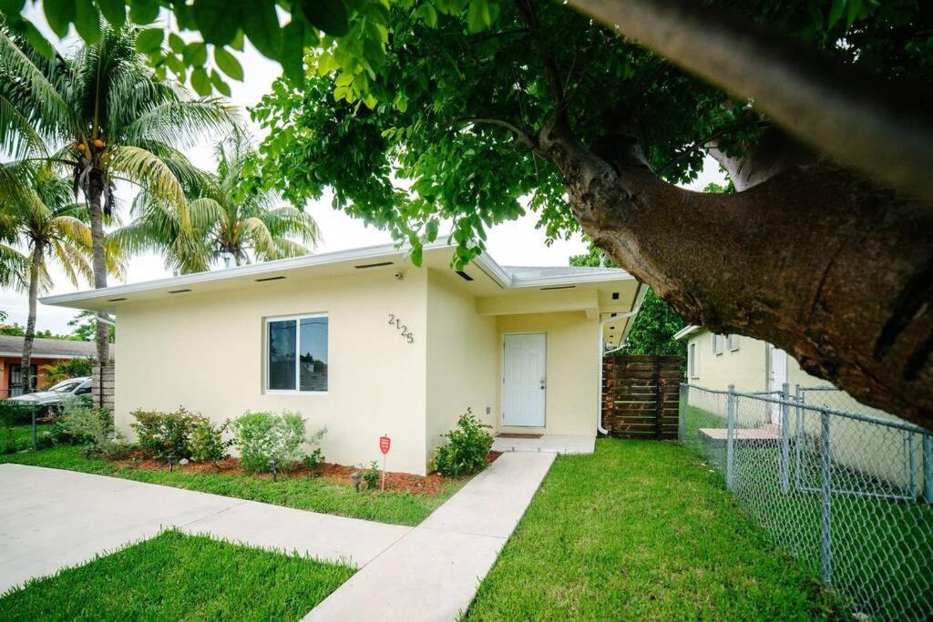 Vila New House On The Block Near Miami Airport. Exteriér fotografie